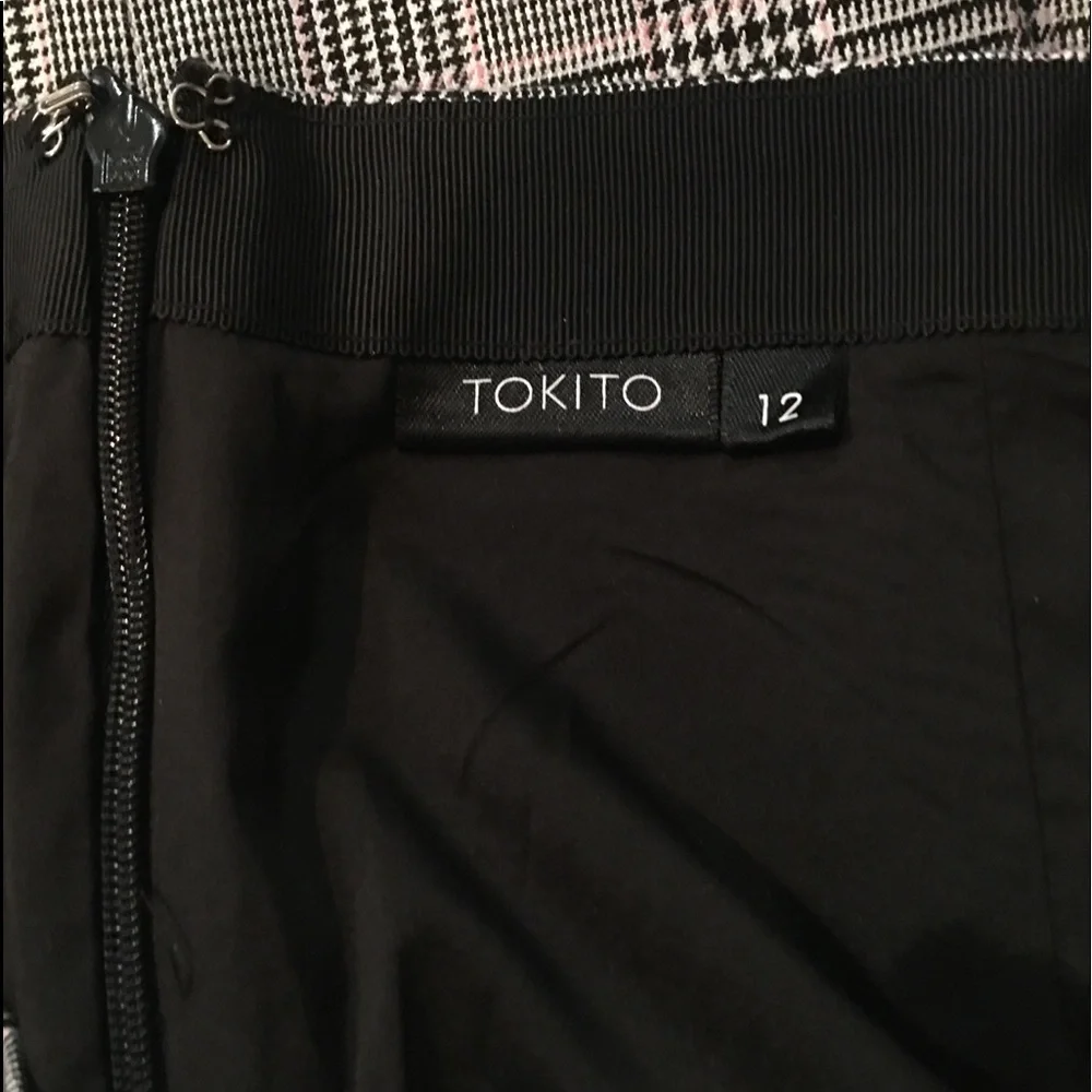 *Tokito* Size 12 plaid/houndstooth asymmetrical skirt. - Picture 7 of 10